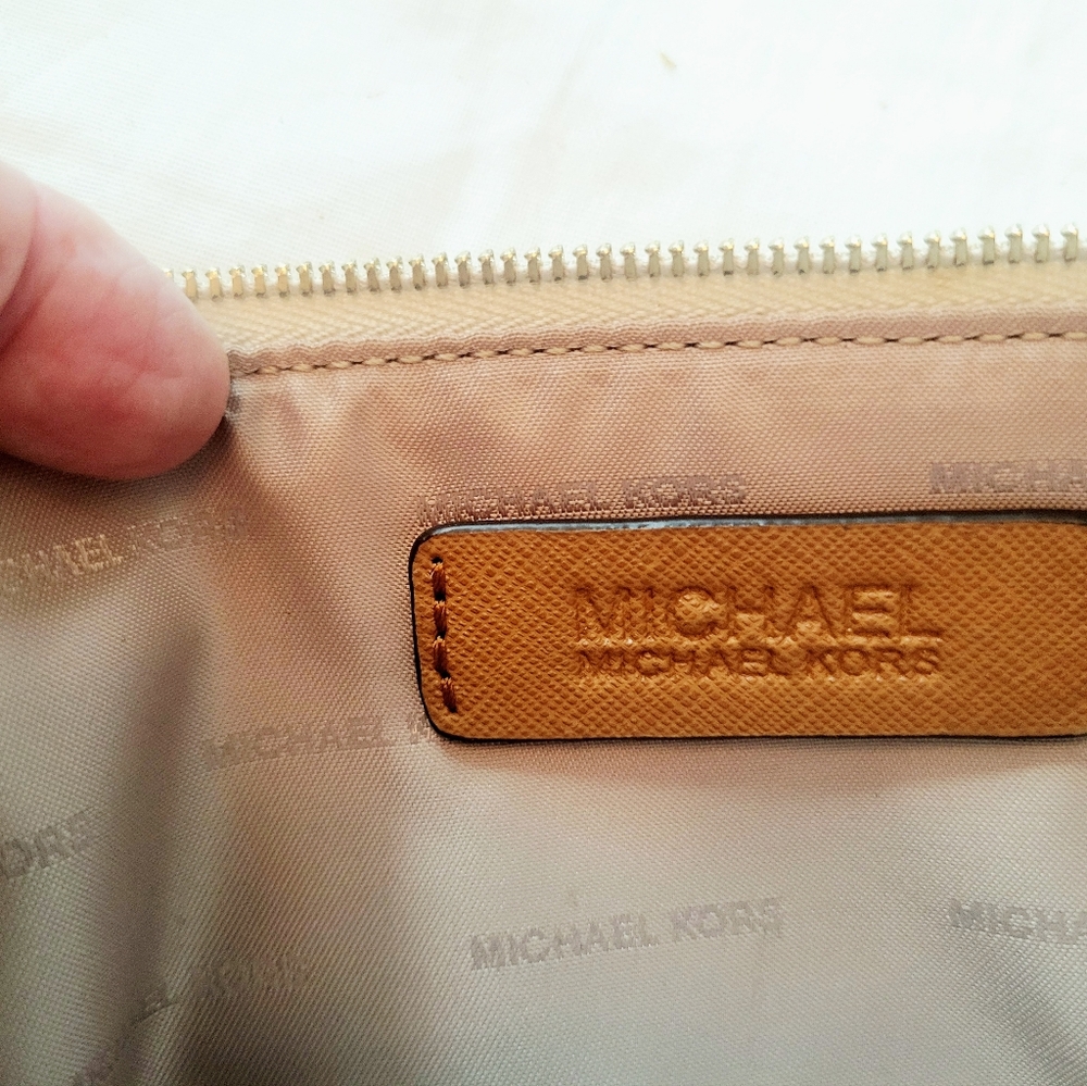 Michael Kors Cream & Tan M K Wristlet - Picture 6 of 8